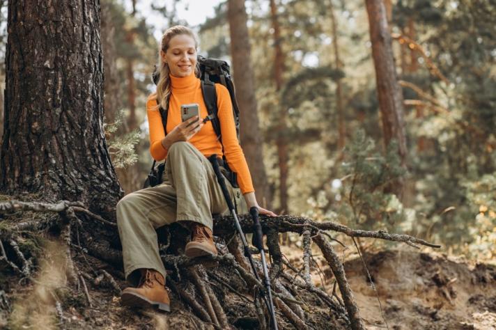 Users of dual-frequency smartphones benefit from the increased accuracy and robustness of the navigation system signal.